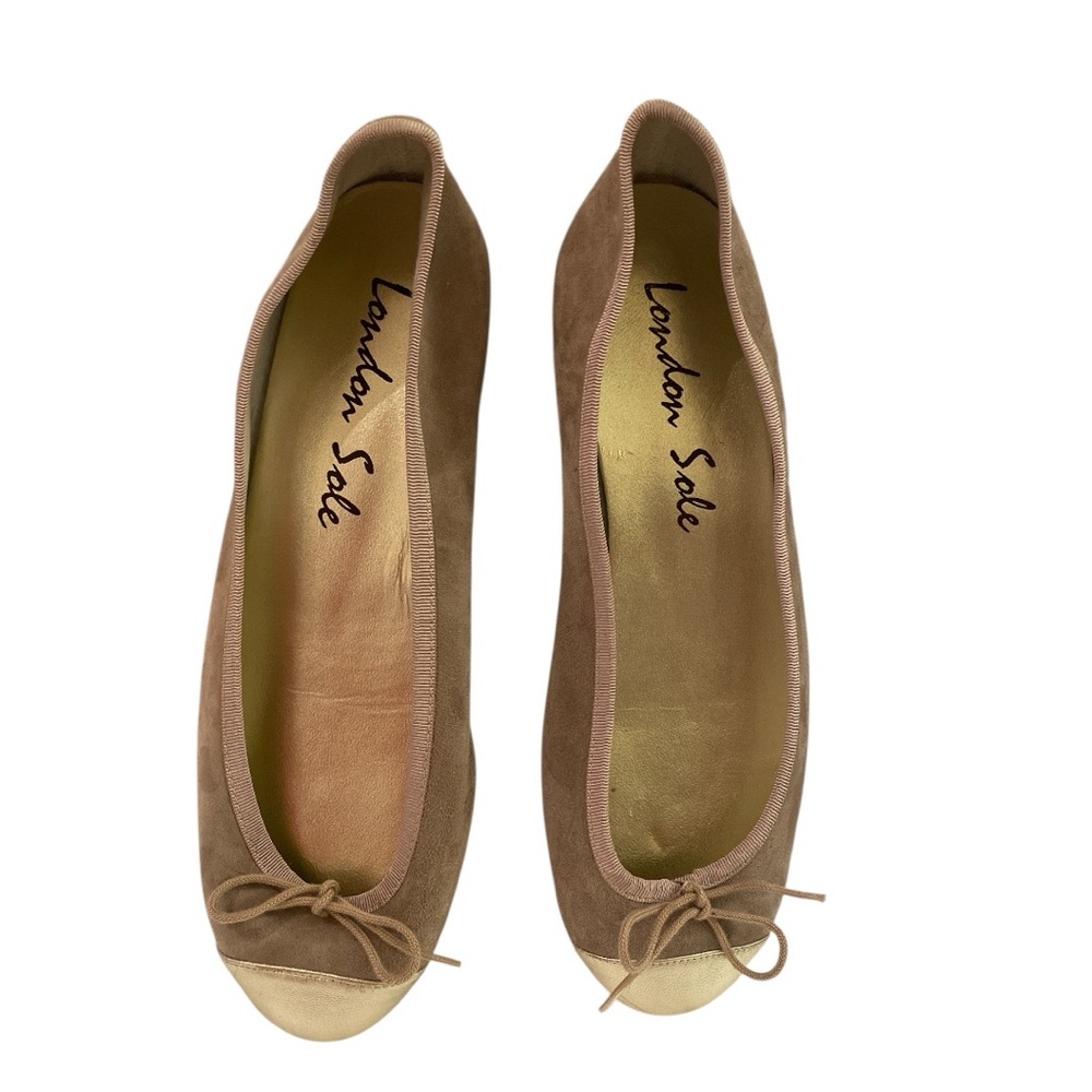 London Sole Beige Suede Ballet Flats with Gold Toe Caps Size 40/9 NEW